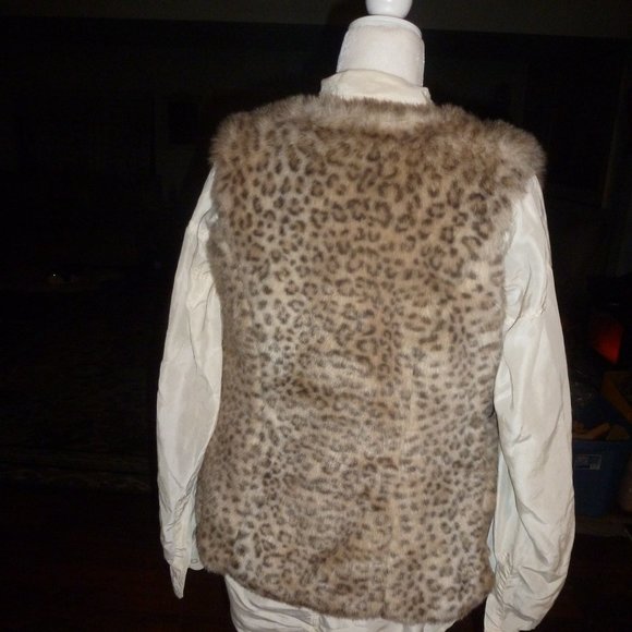 ๐ค Forever 21 Leopard Print Faux Fur Vest โ Size Small - Picture 4 of 12